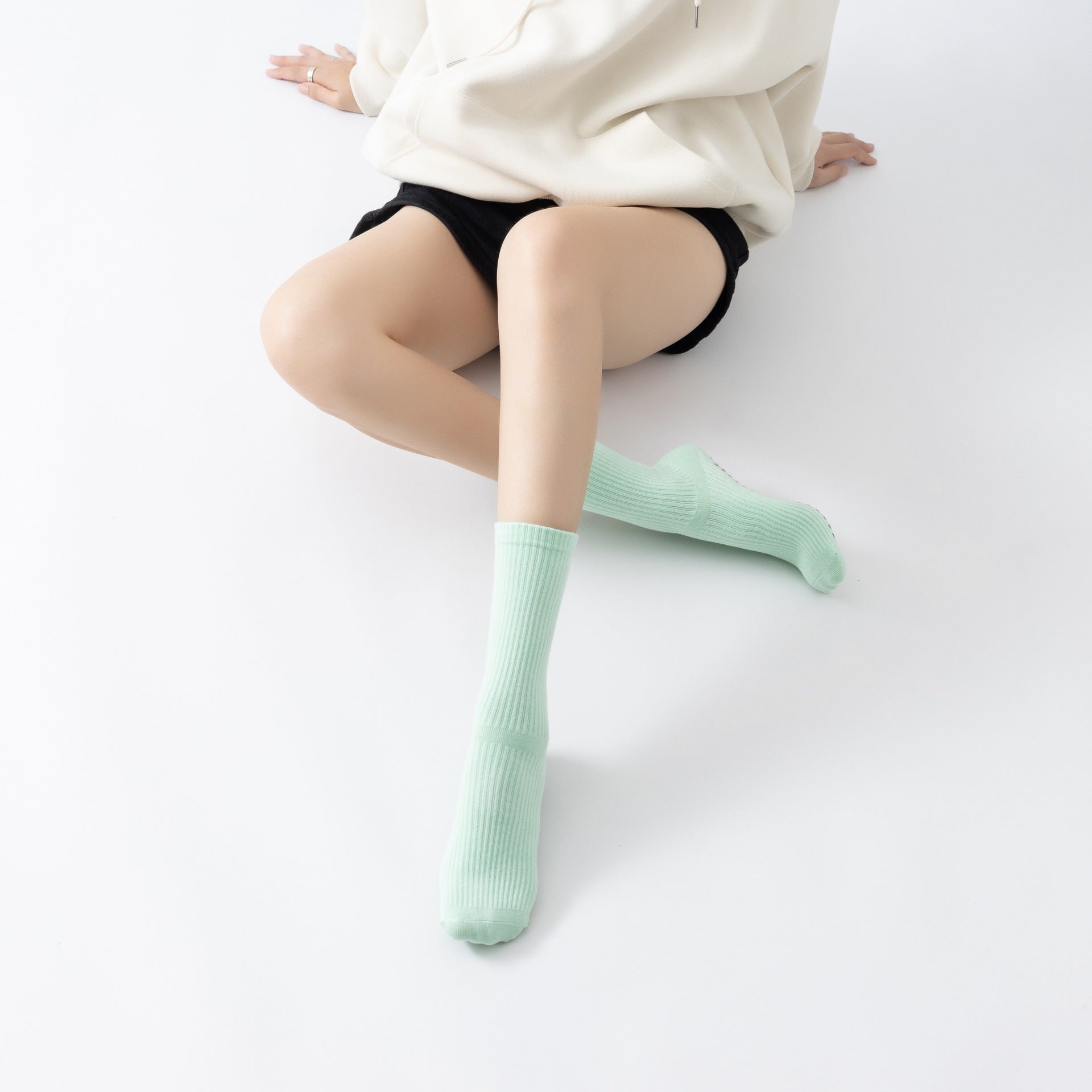 Yogcsde | Women's Compression Yoga Socks in Red, Non-Slip Pilates Socks with Anti-Shedding Design