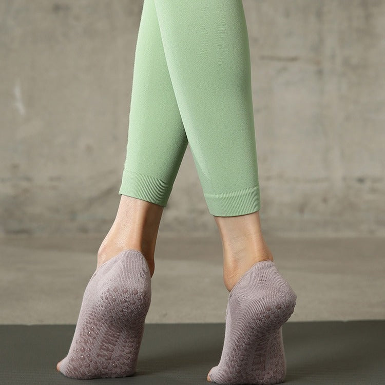 Yogcsde | Women’s Strappy Yoga & Pilates Socks – Secure Fit Design for Indoor Floor Fitness