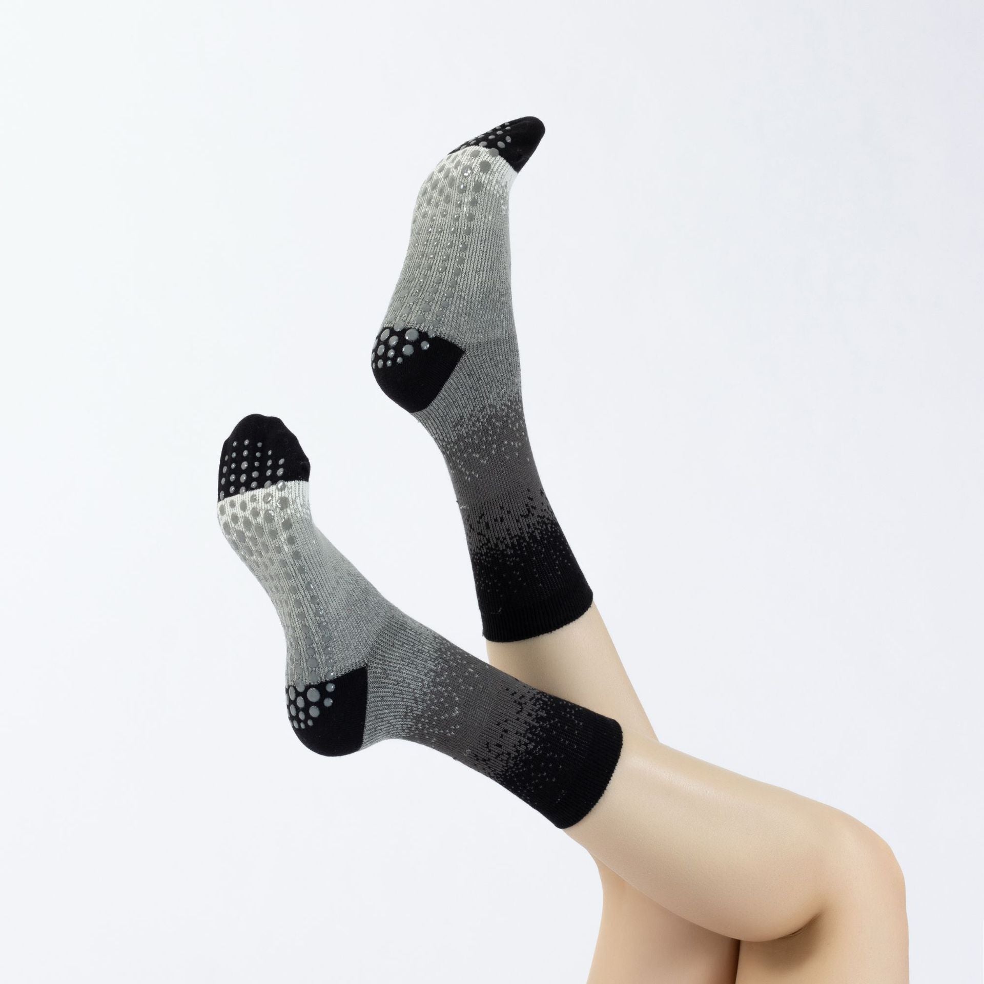 Yogcsde | Women's Trendy Color-Blocked Yoga Calf Socks, Double-Stitch Non-Slip Japanese-Style Fitness Socks