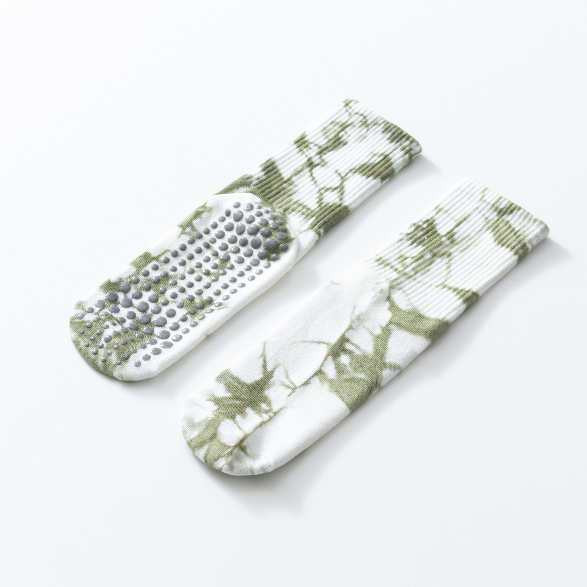 Yogcsde | Women’s Autumn & Winter Tie-Dyed Maple Leaf Yoga Socks – Colorful Design for Indoor Pilates & Fitness